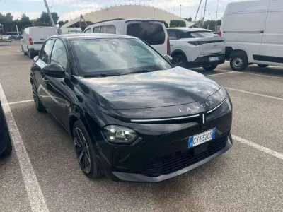 Usata Lancia Ypsilon 61 kW (84 CV) 2024 Nero Utilitaria
