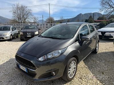 Usata Ford Fiesta Titanium 95 CV (69 kW) 2016 Marrone Berlina