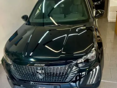 Nuova Peugeot 2008 GT 136 CV (100 kW) 2025 Nero perla SUV