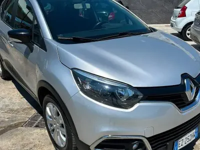 Usata Renault Captur 90 CV (66 kW) 2015 Grigio SUV