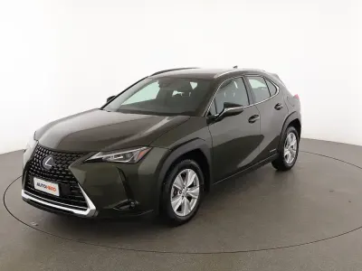 Usado Lexus UX 250h Business Edition 184 CV (135 kW) 2019 Verde SUV