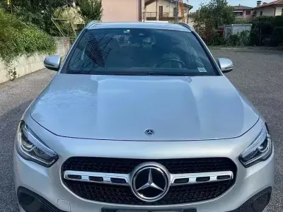 Usata Mercedes GLA180 Business 116 CV (85 kW) 2022 Bianco SUV