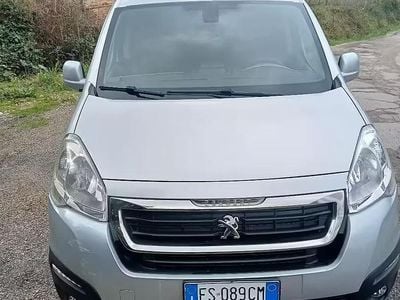 Usata Peugeot Partner 99 CV (72 kW) 2018 Grigio Monovolume