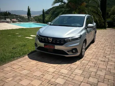 Usata Dacia Sandero Comfort 66 CV (48 kW) 2021 Argento Berlina
