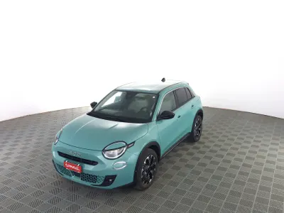 Usata Fiat 600 La Prima 101 CV (74 kW) 2025 Azzurro cielo d`italia SUV