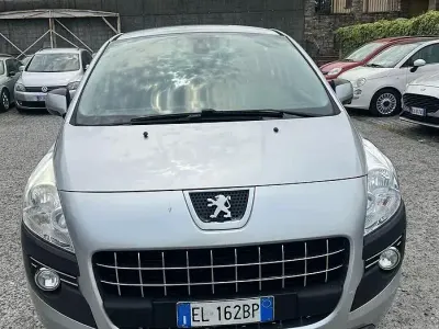 Usata Peugeot 3008 Business-Line 112 CV (82 kW) 2011 Grigio Station wagon