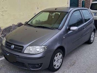 Usata Fiat Punto Active 60 CV (44 kW) 2005 Grigio Berlina