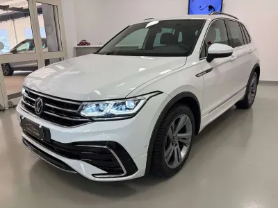 Usata VW Tiguan R-line 150 CV (110 kW) 2021 Bianco SUV