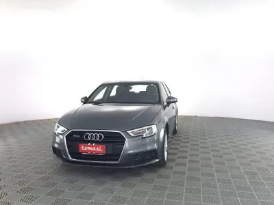 Usata Audi A3 Business 184 CV (135 kW) 2019 Grigio monsone Berlina