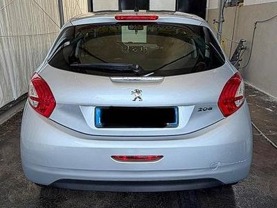 Usata Peugeot 208 68 CV (50 kW) 2015 Grigio Utilitaria