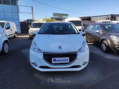 Usata Peugeot 208 Active 82 CV (60 kW) 2014 Bianco Utilitaria