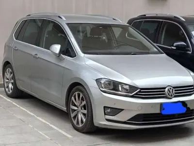 Usata VW Golf Sportsvan Highline 110 CV (80 kW) 2016 Argento Monovolume