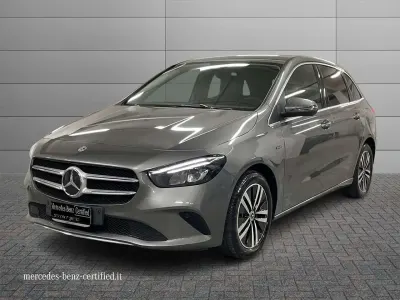 Usata Mercedes B250 160 CV (117 kW) 2021 Grigio montagna Utilitaria