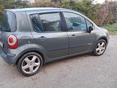 Usata 2004 Renault Modus Monovolume | 500 € (Super prezzo)