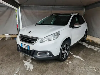 Usata Peugeot 2008 Allure 120 CV (88 kW) 2016 Bianco SUV