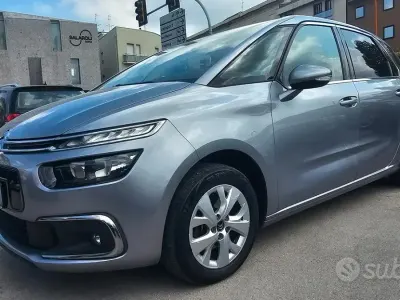 Begagnad Citroën C4 Picasso Shine 120 HK (88 kW) 2017 Grå Minibuss
