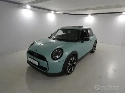 Usata Mini Cooper Classic 156 CV (114 kW) 2024 Blu Utilitaria