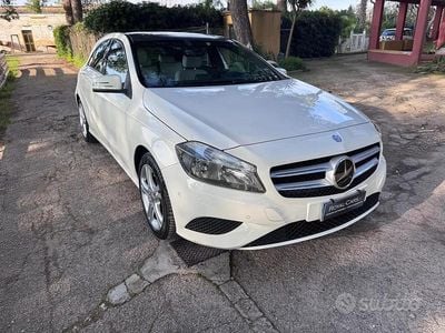 Usata Mercedes A180 Urban 122 CV (89 kW) 2015 Bianco Berlina