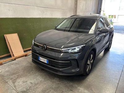 Usata VW Tiguan Elegance 150 CV (110 kW) 2024 Grigio SUV