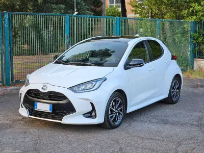 Usata Toyota Yaris Lounge 92 CV (67 kW) 2021 Bianco Utilitaria