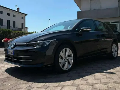 Usata VW Golf VIII Style 150 CV (110 kW) 2025 Nero Berlina