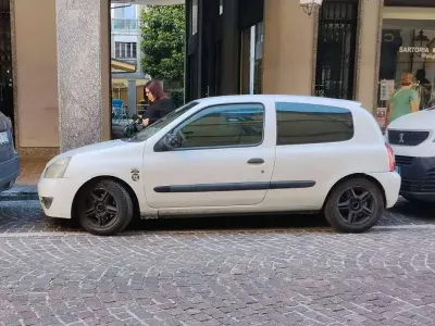 Usata Renault Clio II 65 CV (47 kW) 2004 Berlina