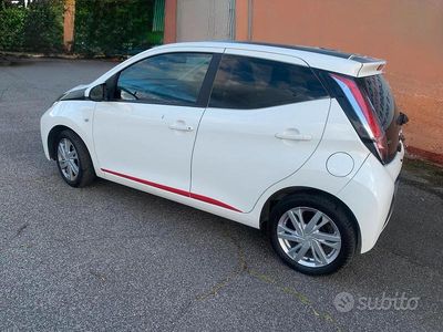 Usata Toyota Aygo X-play 69 CV (50 kW) 2017 Bianco Utilitaria