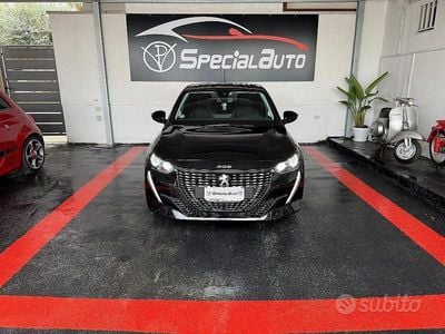 Usata Peugeot 208 Allure 74 CV (54 kW) 2022 Nero Utilitaria