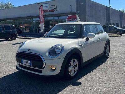 Begagnad Mini ONE 75 HK (55 kW) 2019 Beige Halvkombi