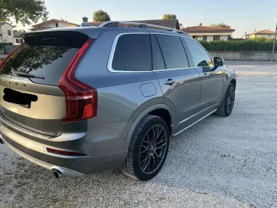 Usata Volvo XC90 Momentum 224 CV (164 kW) 2016 SUV