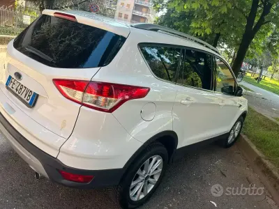 Usata Ford Kuga Titanium 120 CV (88 kW) 2016 Bianco SUV