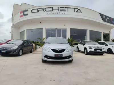 Usata Lancia Ypsilon Gold 95 CV (69 kW) 2017 Grigio Utilitaria