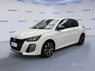 Usata Peugeot 208 Style 75 CV (55 kW) 2024 Argento Utilitaria
