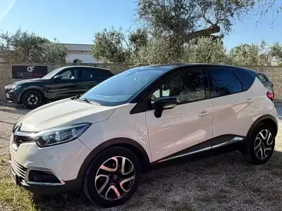 Usata Renault Captur Zen 90 CV (66 kW) 2016 Beige SUV