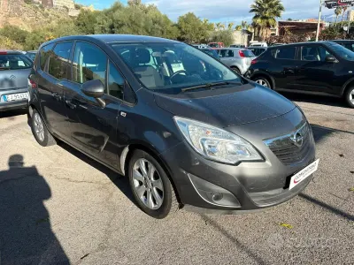 Begagnad Opel Meriva 95 HK (69 kW) 2013 Grå Minibuss