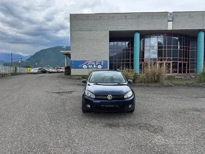 Usata VW Golf VI Comfortline 102 CV (75 kW) 2009 Grigio Utilitaria