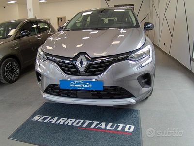 Usata Renault Captur Zen 115 CV (84 kW) 2021 Grigio SUV