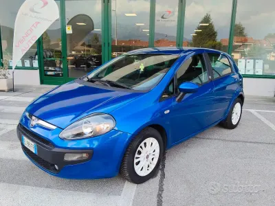 Usata Fiat Punto Evo 75 CV (55 kW) 2012 Bluazzurro Utilitaria
