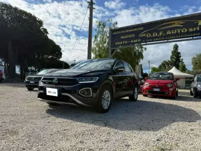 Usata VW T-Roc Style 150 CV (110 kW) 2024 Nero SUV