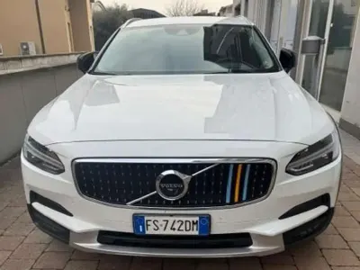 Usata Volvo V90 CC Pro 190 CV (139 kW) 2018 Bianco Station wagon