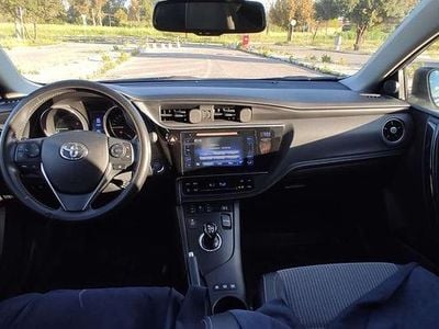 Second-hand Toyota Auris Touring Sports Lounge 99 CP (72 kW) 2016 Break