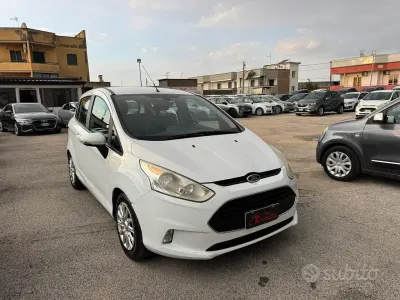 Usata Ford B-MAX Titanium 75 CV (55 kW) 2015 Bianco Monovolume