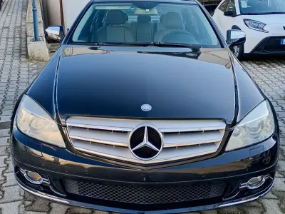 Usata Mercedes C220 Avantgarde 169 CV (124 kW) 2008 Nero Berlina