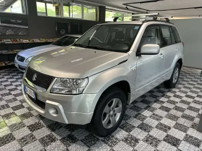Usata Suzuki Grand Vitara 129 CV (94 kW) 2006 Argento SUV