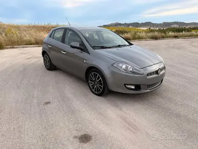 Usata Fiat Bravo 120 CV (88 kW) 2012 Grigio Utilitaria
