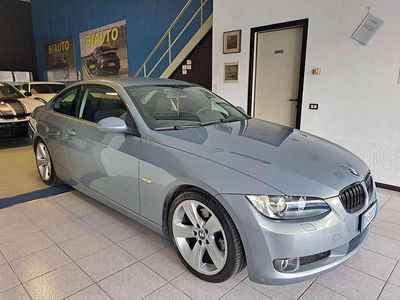 Usata BMW 320 Sport Line 177 CV (130 kW) 2007 Grigio Coupé