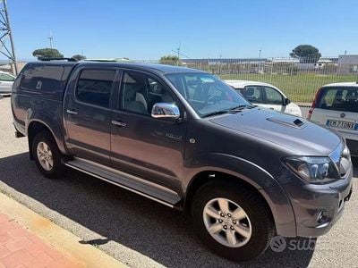 Begagnad Toyota HiLux 171 HK (125 kW) 2010 Grå Pickup