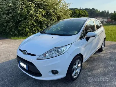 Usado Ford Fiesta 60 HP (44 kW) 2011 Branco Sedan