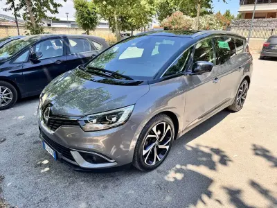 Usata Renault Grand Scénic IV Bose Edition 160 CV (117 kW) 2017 Grigio Monovolume