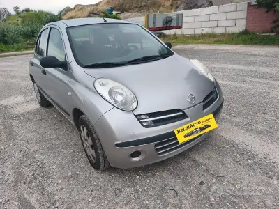 Begagnad Nissan Micra 65 HK (47 kW) 2006 Grå Halvkombi